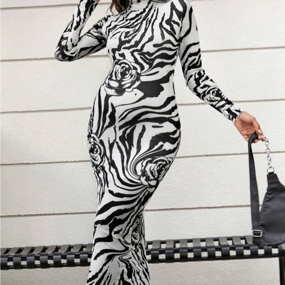 Dress - Picture 2 of 2